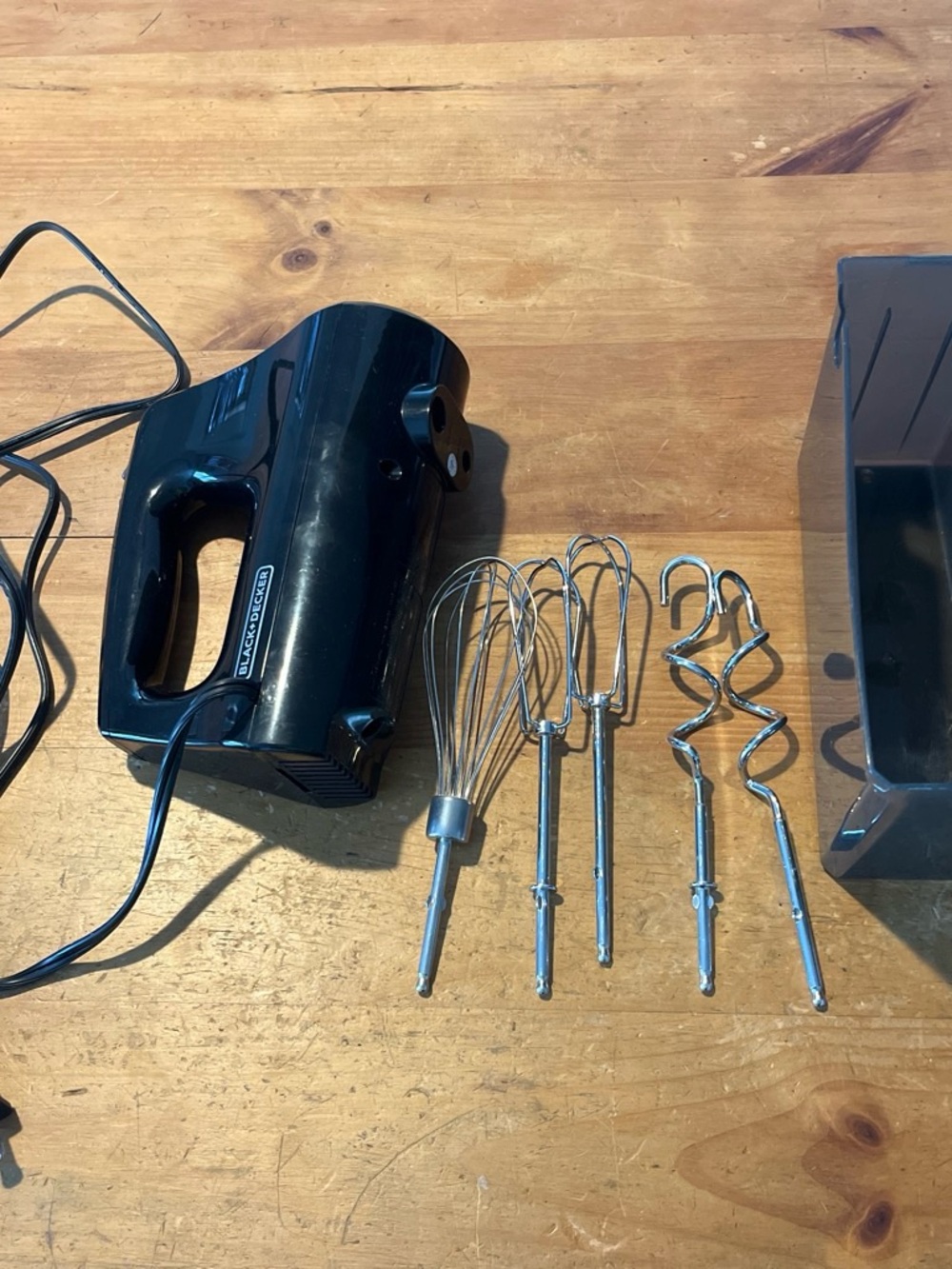 Black & Decker Black Hand Mixer with Whisks and Dough Hooks